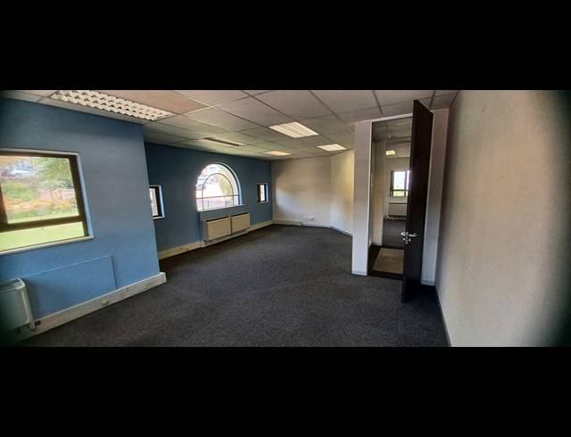 639M² OFFICE TO LET IN HYDE PARK
